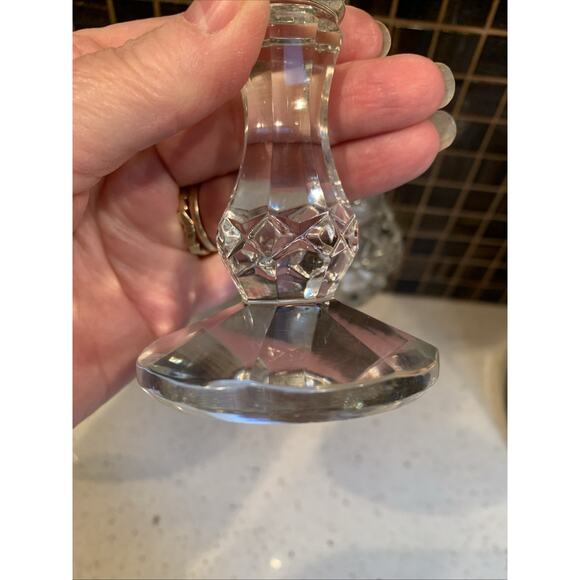 VTG Diamond Cut Glass Pedestal Salt Pepper Shakers Screw Cap Starburst Etched - Picture 5 of 6